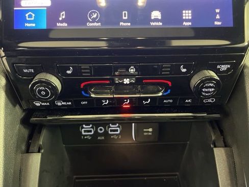 New 2025 Jeep Grand Cherokee L Limited w/ Trailer Tow Package RWD image 23
