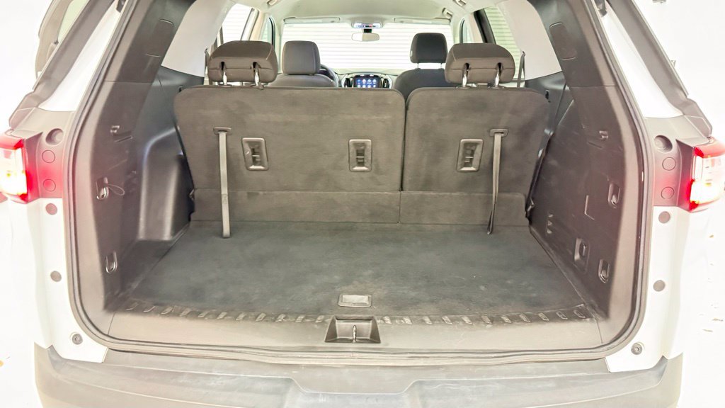 Used 2021 Chevrolet Traverse LT FWD image 33