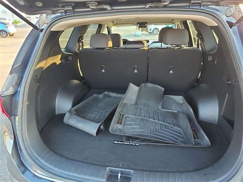 Used 2022 Hyundai Santa Fe SE w/ Cargo Package AWD/4WD image 18