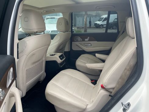 Used 2024 Mercedes-Benz GLS 450 4MATIC image 5