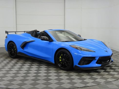 Used 2023 Chevrolet Corvette Stingray Premium Conv w/ Z51 Performance Package image 3