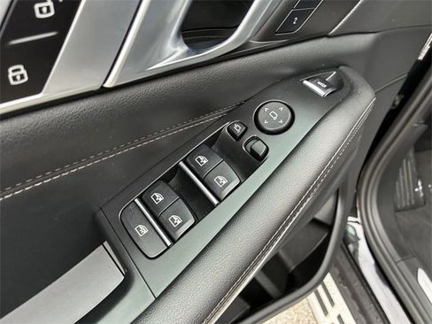 Used 2023 BMW X5 xDrive40i image 24