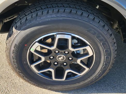 New 2025 Ford Bronco Outer Banks image 6