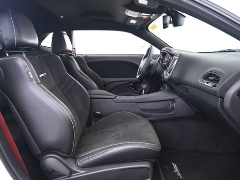 Used 2015 Dodge Challenger SRT Hellcat image 19