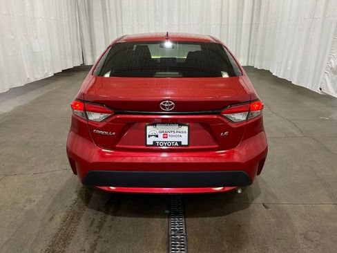 Used 2020 Toyota Corolla LE FWD image 4