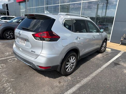 Used 2019 Nissan Rogue S w/ Special Edition Package FWD image 5