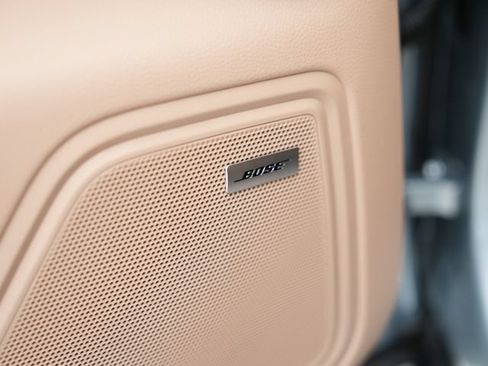 Certified 2026 Porsche Macan AWD/4WD image 10