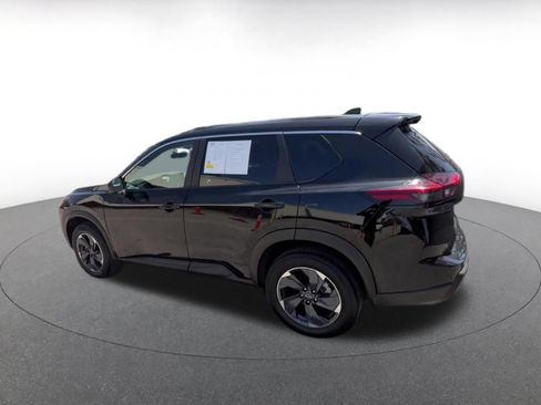 Used 2025 Nissan Rogue SV FWD image 10