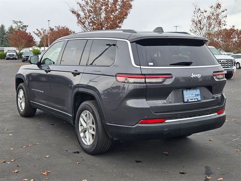 Used 2023 Jeep Grand Cherokee L Laredo image 4