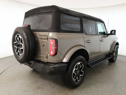 Used 2025 Ford Bronco Outer Banks image 4