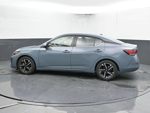 Used 2024 Nissan Sentra SV FWD image 9