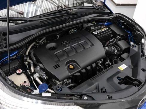 Used 2020 Toyota C-HR LE image 48