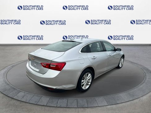Used 2018 Chevrolet Malibu LT FWD image 7