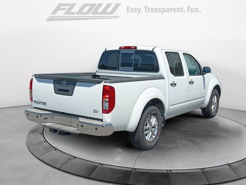 Used 2016 Nissan Frontier SV image 9