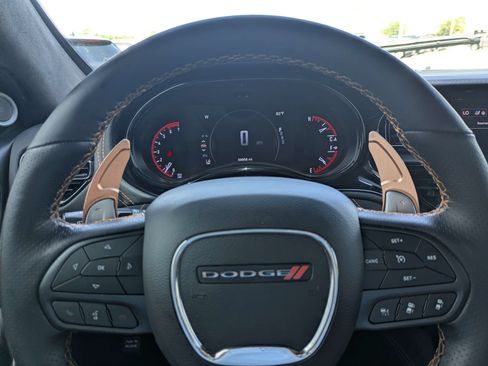 Used 2023 Dodge Durango R/T w/ Hemi Orange Plus Package RWD image 31