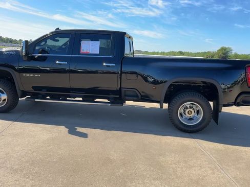 Used 2023 Chevrolet Silverado 3500 High Country w/ Snow Plow Prep/Camper Package AWD/4WD image 6