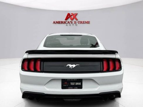 Used 2018 Ford Mustang Premium RWD image 4