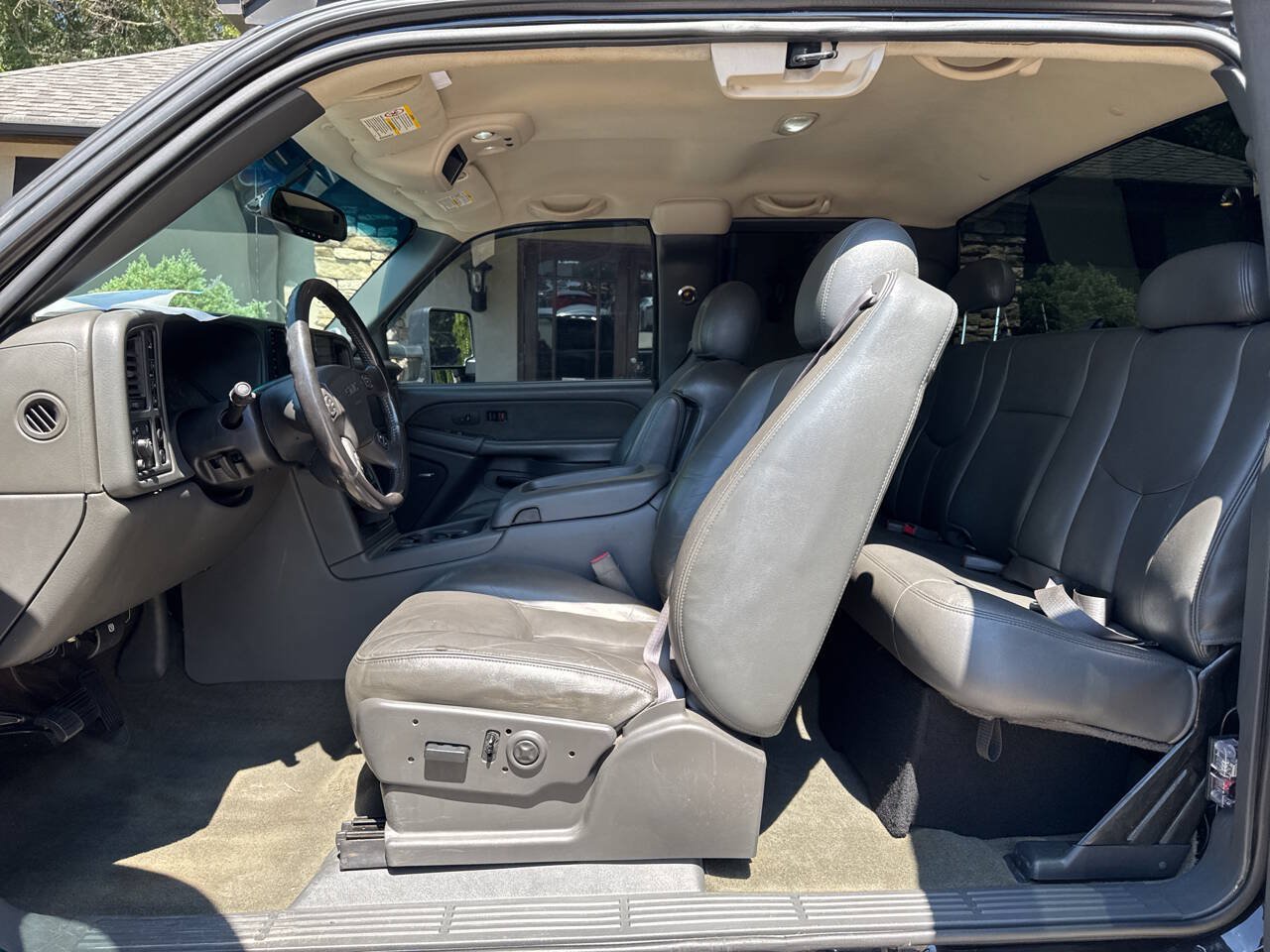 Used 2003 GMC Sierra 2500 SLT w/ SLT Preferred Equipment Group AWD/4WD image 11