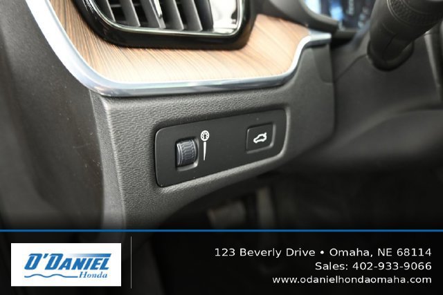 Used 2021 Volvo XC60 T5 Momentum AWD/4WD image 27