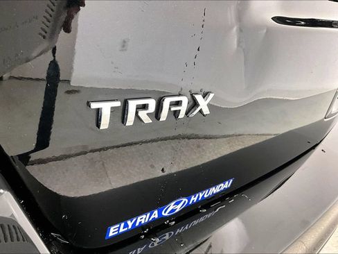 Used 2020 Chevrolet Trax LS FWD image 28
