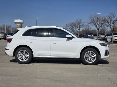 Used 2022 Audi Q5 2.0T Premium w/ Convenience Package image 2