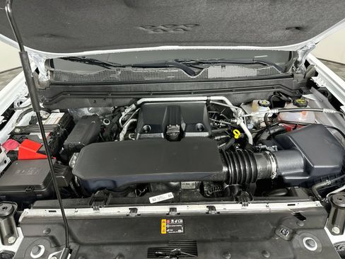 Used 2025 Chevrolet Colorado W/T w/ Advanced Trailering Package RWD image 30