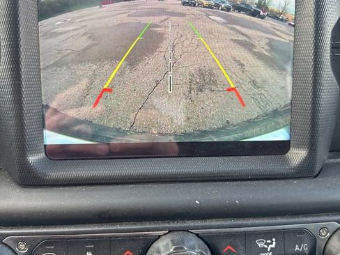 Used 2018 Jeep Wrangler Unlimited Sahara AWD/4WD image 43