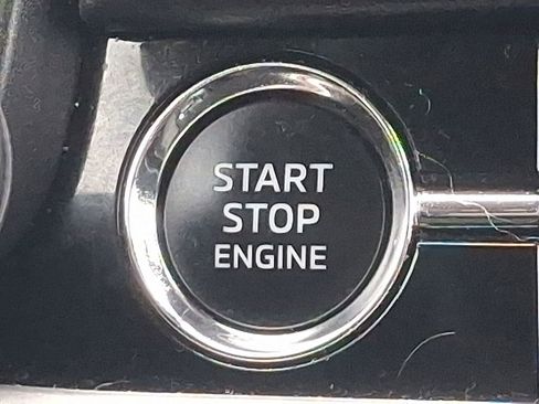 Used 2024 Mitsubishi Outlander SE image 24