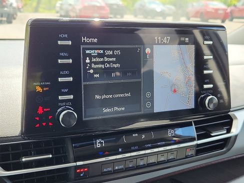 Used 2023 Toyota Sienna XLE w/ XLE Plus Package AWD/4WD image 18