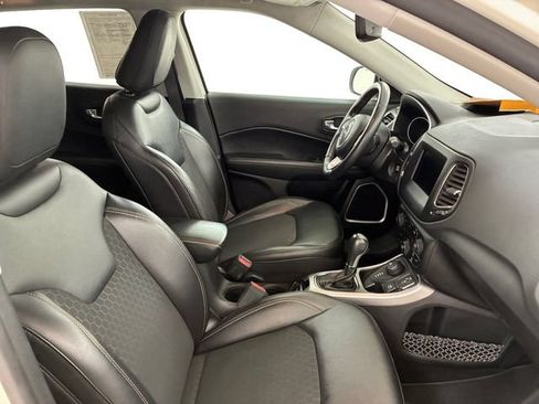 Used 2019 Jeep Compass Latitude w/ Popular Equipment Group AWD/4WD image 14