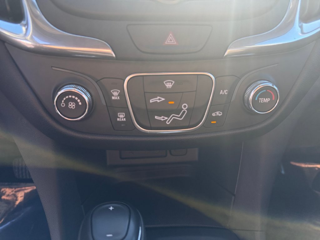 Used 2020 Chevrolet Equinox LT AWD/4WD image 17