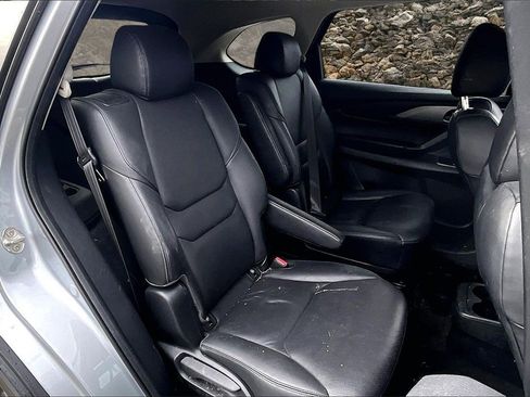 Used 2023 MAZDA CX-9 Touring image 23