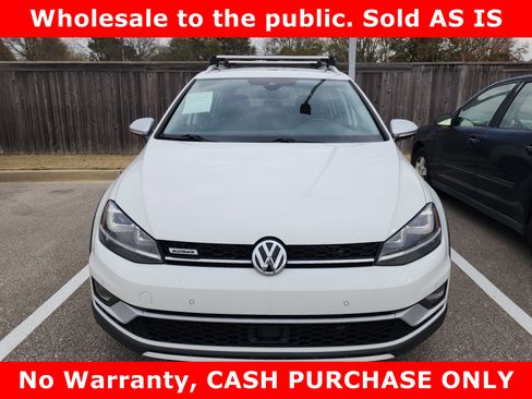 Used 2017 Volkswagen Golf Alltrack SEL image 3
