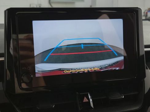 Used 2024 Toyota Corolla SE w/ SE Package image 20