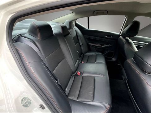 Used 2024 Nissan Altima 2.5 SR FWD image 25