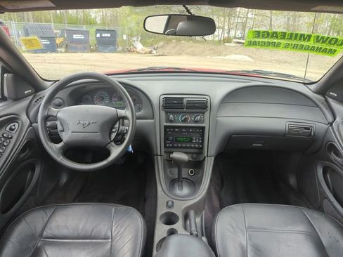 Used 2001 Ford Mustang Convertible RWD image 14