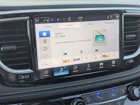 New 2026 Chrysler Pacifica Select image 16