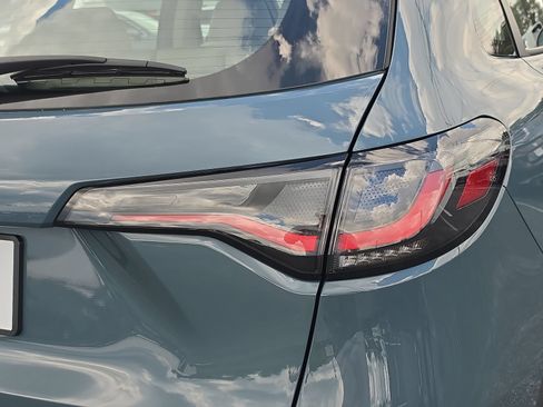 Certified 2025 Honda HR-V LX image 8