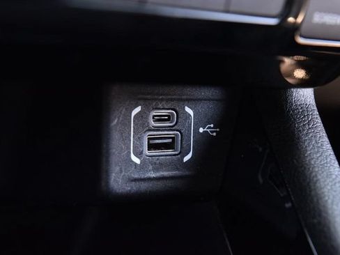 Used 2025 Jeep Compass Limited AWD/4WD image 16