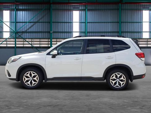 Used 2024 Subaru Forester Premium AWD/4WD image 2