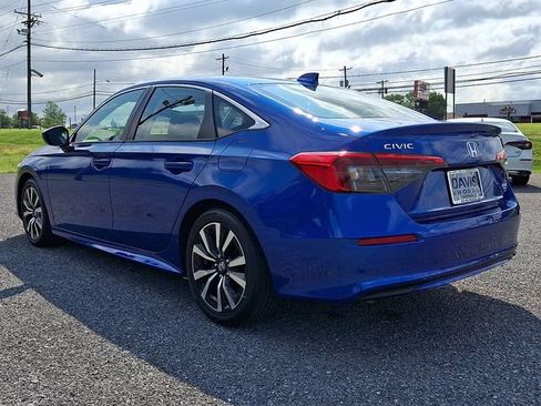 Used 2023 Honda Civic EX image 4