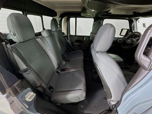 Used 2024 Jeep Gladiator Rubicon w/ Convenience Group AWD/4WD image 30