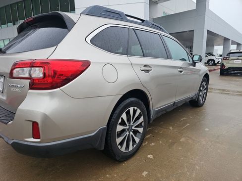 Used 2015 Subaru Outback 2.5i Limited AWD/4WD image 4