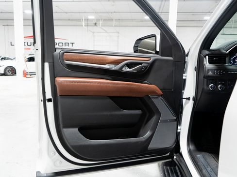 Used 2024 GMC Yukon Denali Ultimate image 30