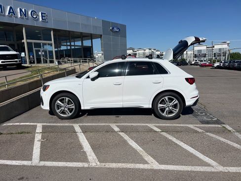 Used 2021 Audi Q3 2.0T Premium w/ Convenience Package AWD/4WD image 14