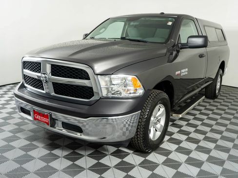 Used 2017 RAM 1500 Tradesman w/ Chrome Appearance Group AWD/4WD image 3