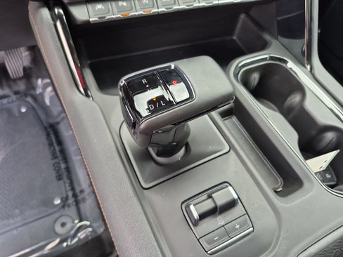 Certified 2025 GMC Sierra 1500 AT4 AWD/4WD image 17