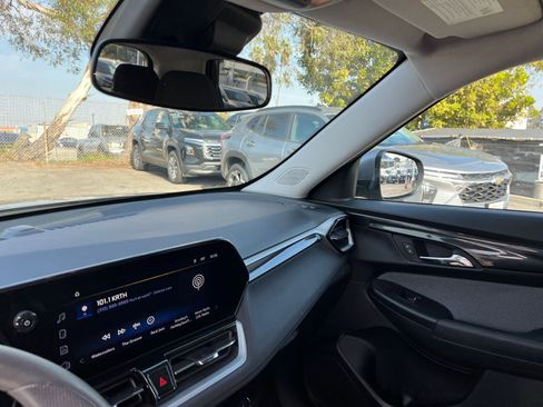 Used 2025 Chevrolet TrailBlazer LT image 35