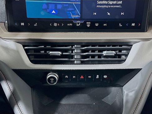 New 2026 Ford Explorer Active image 17