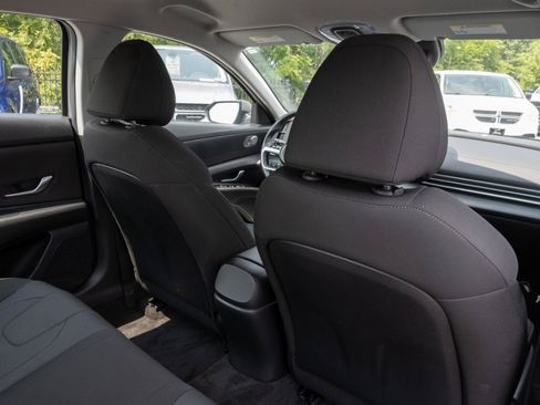 Used 2023 Hyundai Elantra SE FWD image 26